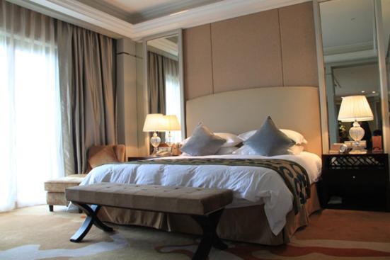 Landison Green Town Hotel Xinchang Zimmer foto